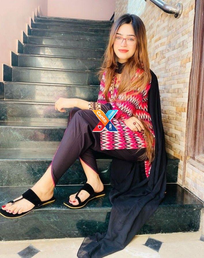 Mehvish Malik spa center available hot and sexy girls available 03238568649